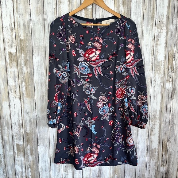 LOFT Dresses & Skirts - Loft Grey Floral Petite 3/4 Sleeve Pink Blue Mini Dress 6P